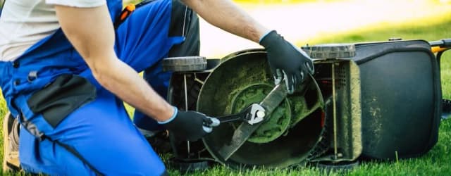 Jak odkręcić nóż w kosiarce NAC i uniknąć problemów z wymianą